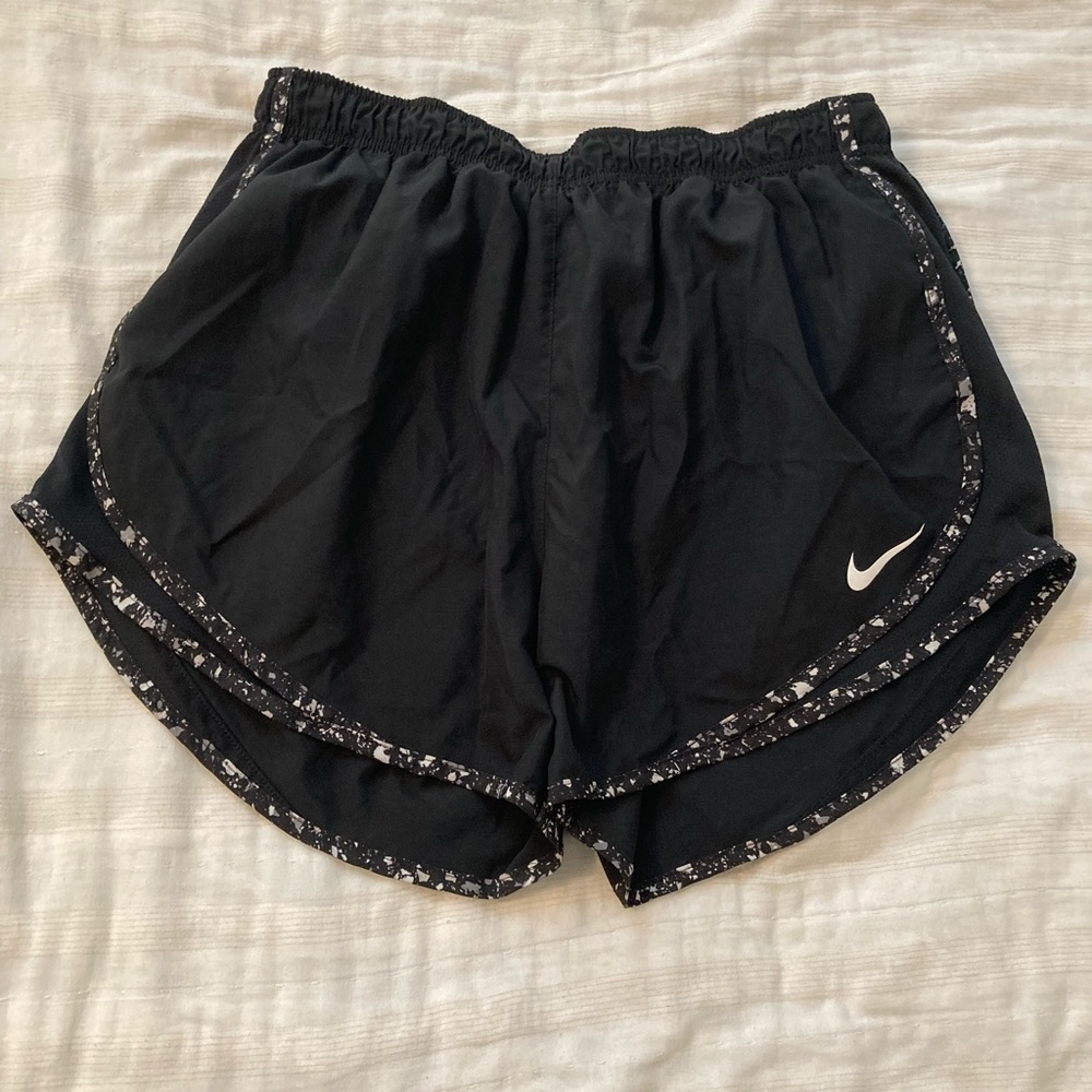 Women’s Nike Dri-Fit Tempo shorts in black, size L